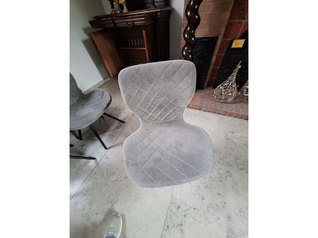 Lot 34 - horeca stoelen. 9 stuks - afbeelding 2 van  5