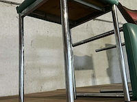 Lot 34 - krukken met verchroomd metalen frame - afbeelding 2 van  4