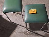 Lot 34 - krukken met verchroomd metalen frame - afbeelding 3 van  4