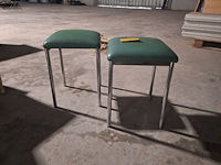Lot 34 - krukken met verchroomd metalen frame - afbeelding 4 van  4