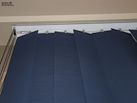 Lot 34 - lamellen gordijn luxaflex - afbeelding 3 van  3