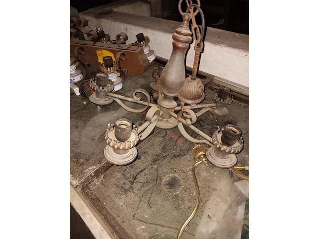 Lot 34 - lot lusters - afbeelding 2 van  3