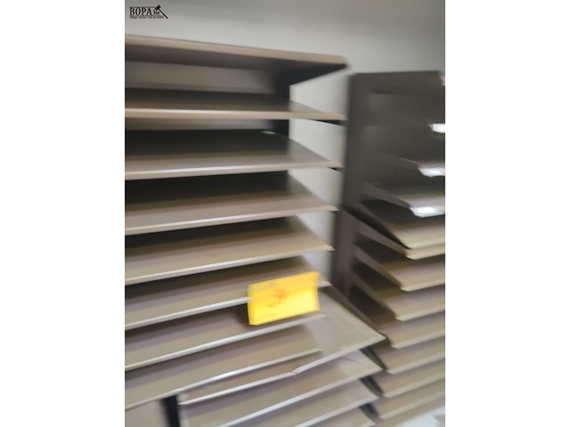 Lot 34 - metalen documenten bakjes - 5 stuks - afbeelding 2 van  3