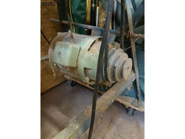 Lot 34 - metalen industriële zaagtafel op wielen - afbeelding 5 van  5