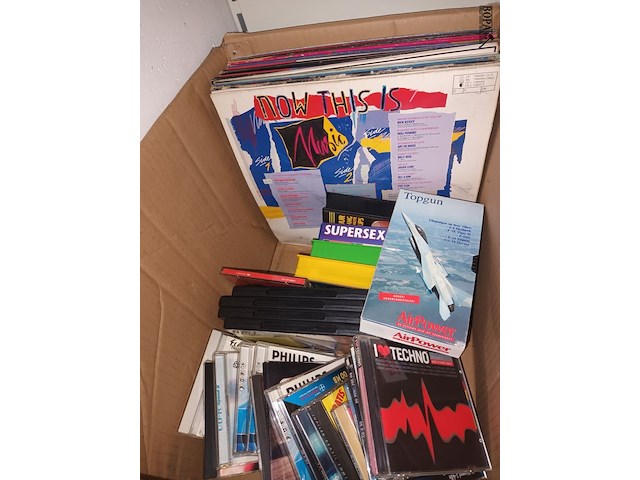 Lot 34 - muziek en film - afbeelding 5 van  5