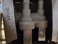 Lot 34 - onderdelen miele + vynckier oude modellen - afbeelding 2 van  5