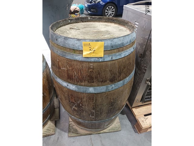 Lot 34 - oude wijnton - afbeelding 1 van  3