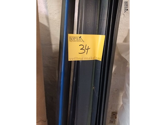 Lot 34 - pvc hoeklatten - afbeelding 3 van  3