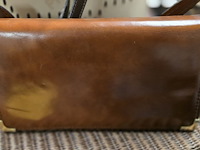 Lot 34 - set van 2 handtassen - afbeelding 2 van  7