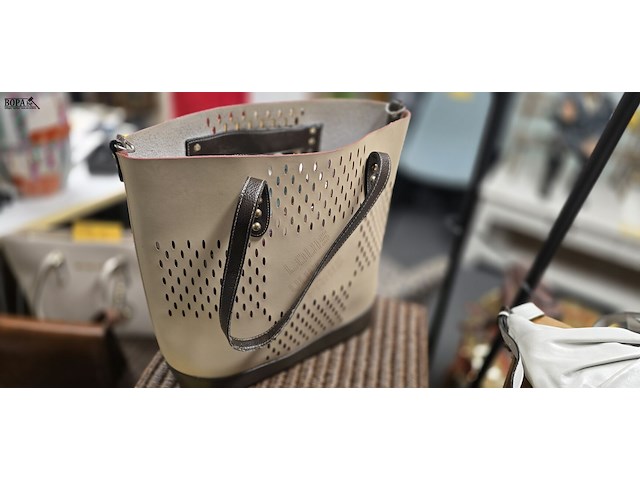 Lot 34 - set van 2 handtassen - afbeelding 7 van  7