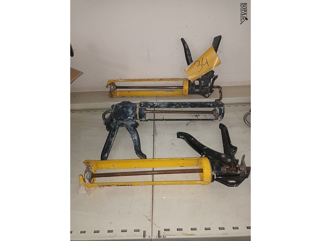 Lot 34 - siliconepomp. 3 stuks - afbeelding 2 van  3