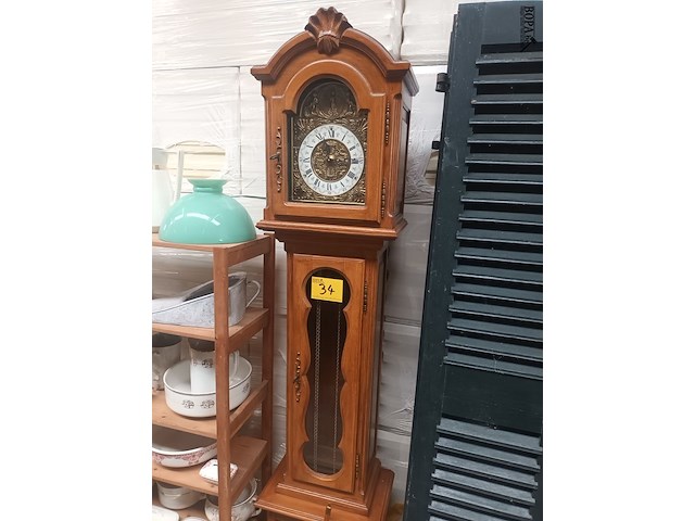 Lot 34 - staande klok - afbeelding 1 van  3
