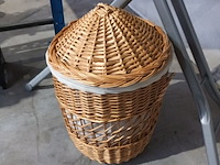 Lot 34 - strijk- en wasgerei. 4 stuks - afbeelding 2 van  6