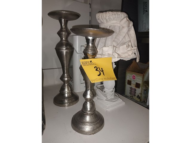 Lot 34 - tafellamp, windlicht en kandelaars - afbeelding 2 van  4