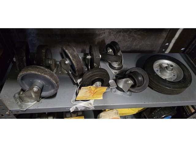 Lot 34 - transportwielen 9 stuks - afbeelding 1 van  1