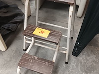 Lot 34 - trapladder - afbeelding 1 van  3