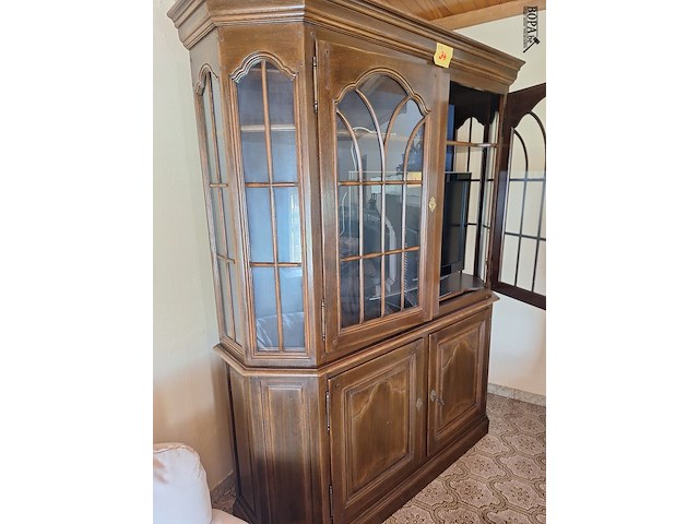 Lot 34 - vitrine kast - afbeelding 2 van  4