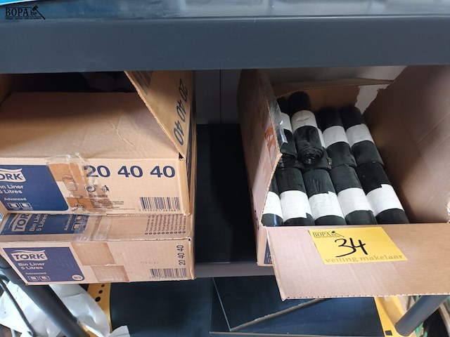 Lot 34 - vuilniszakken van 5 liter. 3 dozen - afbeelding 1 van  4