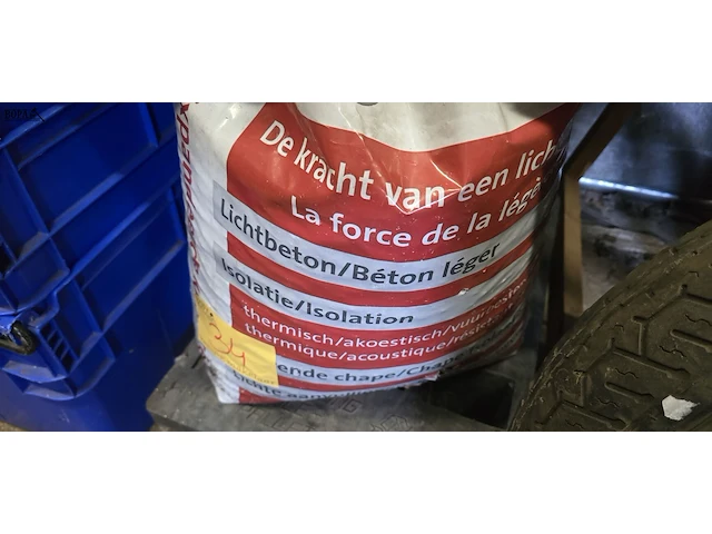 Lot 34 - zak argex korrels - afbeelding 2 van  2