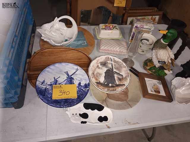 Lot 340 - decoratie. 24 stuks - afbeelding 1 van  5