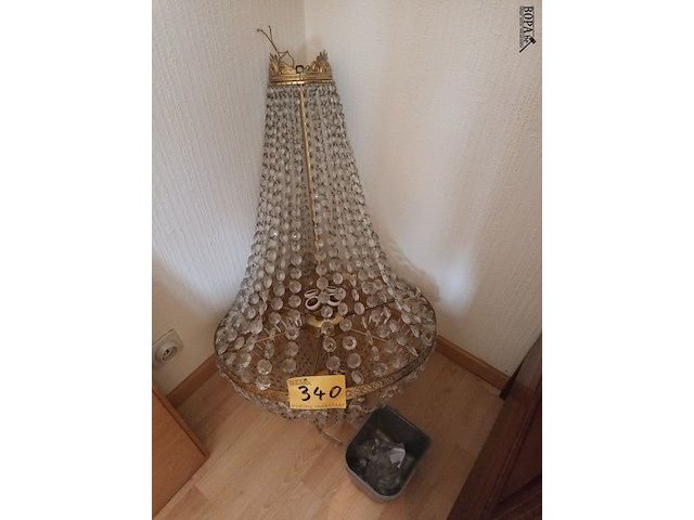 Lot 340 - grote zakluster met kristallen - afbeelding 1 van  4
