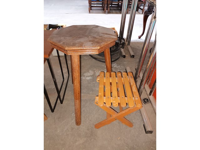 Lot 340 - klein meubilair. 7 stuks - afbeelding 5 van  5