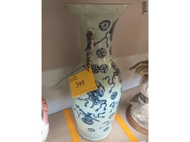 Lot 341 - chinese vaas - afbeelding 1 van  5
