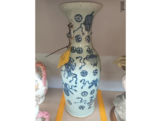 Lot 341 - chinese vaas - afbeelding 2 van  5