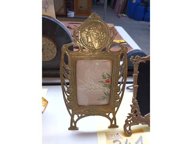 Lot 341 - fotokader in koper. 2 stuks - afbeelding 2 van  4