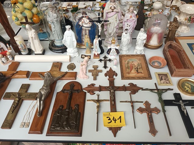 Lot 341 - heiligenbeelden en devotie. 43 stuks - afbeelding 1 van  7