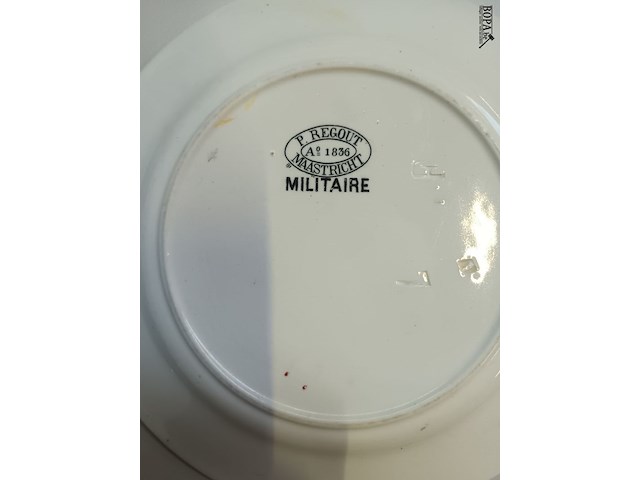 Lot 342 - militaire sierborden. 5 stuks - afbeelding 7 van  7