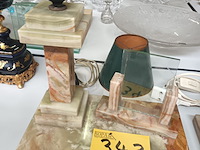 Lot 343 - lampedairs in onyx. 2 stuks - afbeelding 3 van  4