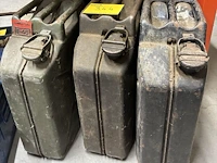 Lot 344 - jerrycans - 3 stuks
