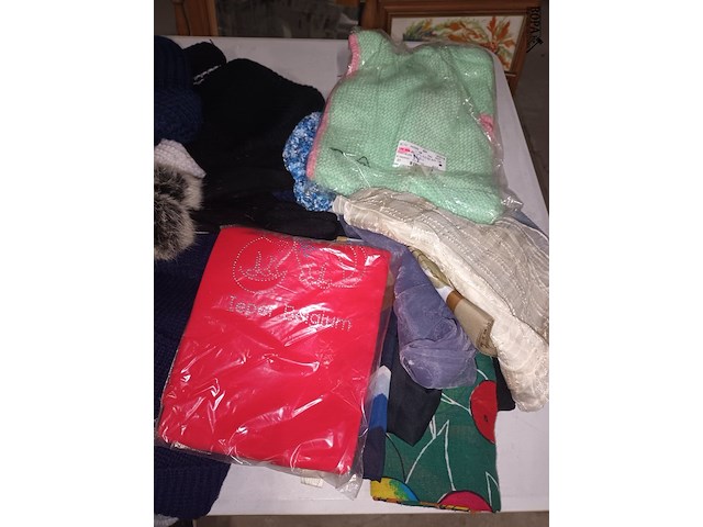 Lot 344 - kledij. 35 stuks - afbeelding 2 van  5