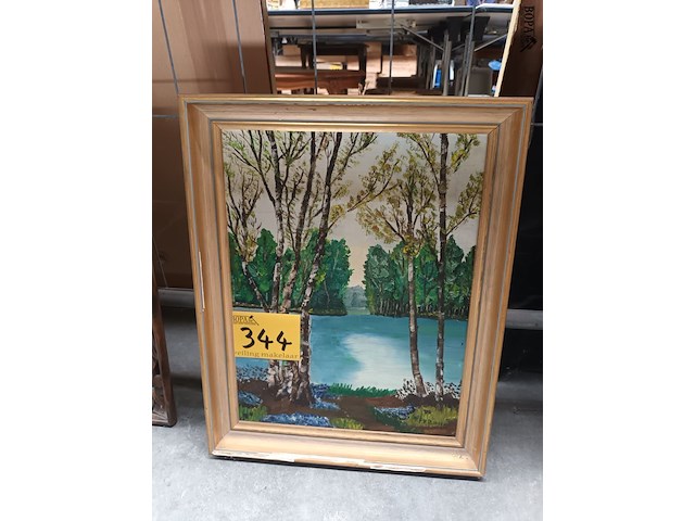 Lot 344 - schilderij meer met bomen - afbeelding 1 van  3
