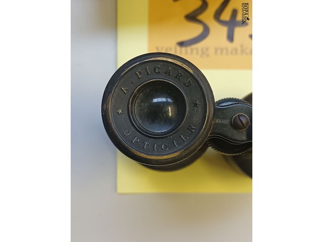 Lot 345 - verrekijker in lederen etui - afbeelding 5 van  5