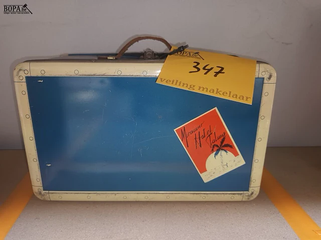 Lot 347 - vintage picknick box - afbeelding 1 van  4