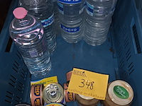 Lot 348 - conserven en waterflessen - afbeelding 1 van  4