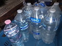 Lot 348 - conserven en waterflessen - afbeelding 3 van  4