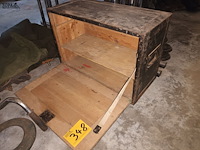 Lot 348 - militaire kist - afbeelding 1 van  4