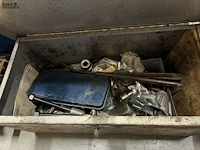 Lot 349 - metalen gereedschapskoffer met inhoud