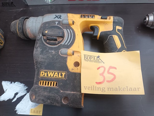 Lot 35 - accu boorhamer dewalt - afbeelding 1 van  4