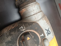 Lot 35 - accu boorhamer dewalt - afbeelding 4 van  4