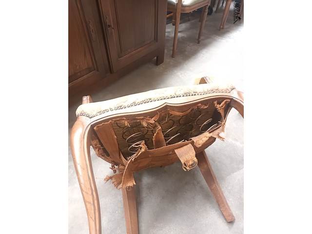 Lot 35 - armstoel - afbeelding 4 van  4