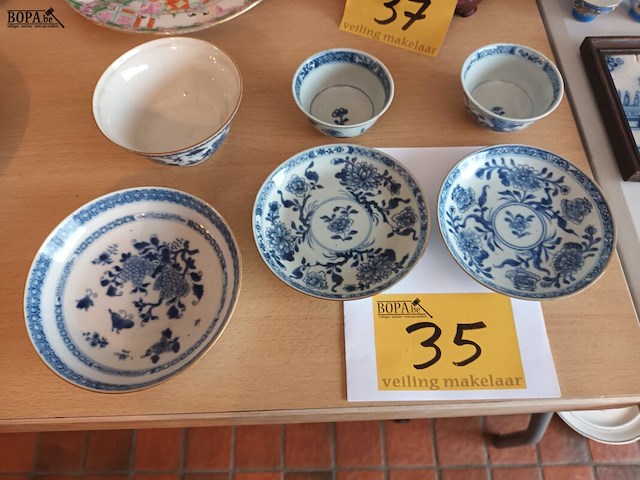 Lot 35 - chinees porselein. 6 stuks - afbeelding 1 van  5