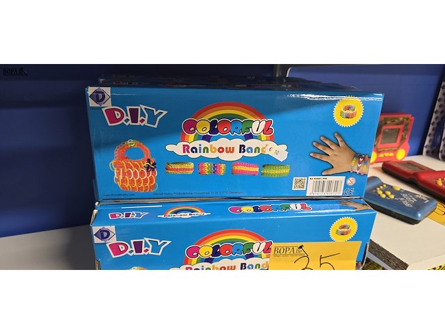 Lot 35 - colorfull rainbow bands nieuw 11 dozen - afbeelding 2 van  3