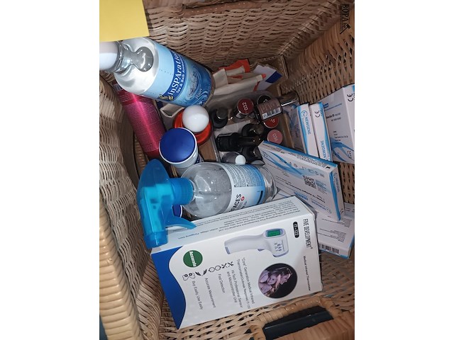 Lot 35 - ehbo en verzorging - afbeelding 3 van  5