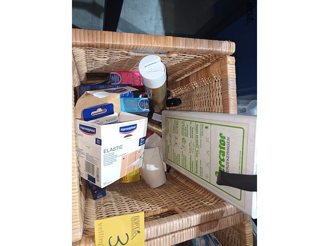 Lot 35 - ehbo en verzorging - afbeelding 4 van  5