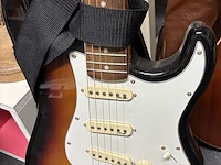 Lot 35 - elektrische gitaar - stratocastermodel - stagg - afbeelding 3 van  4