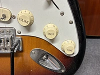 Lot 35 - elektrische gitaar - stratocastermodel - stagg - afbeelding 4 van  4